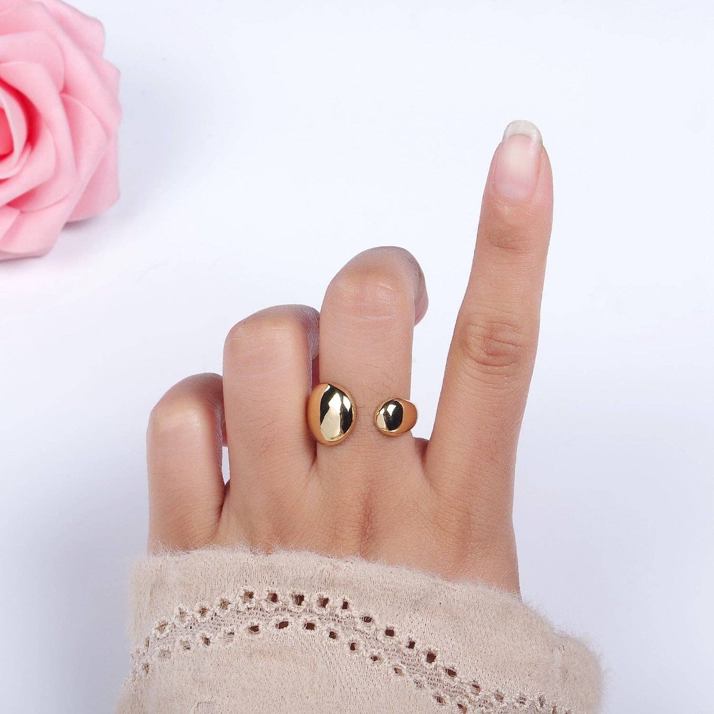 Rounded Hug wrap ring