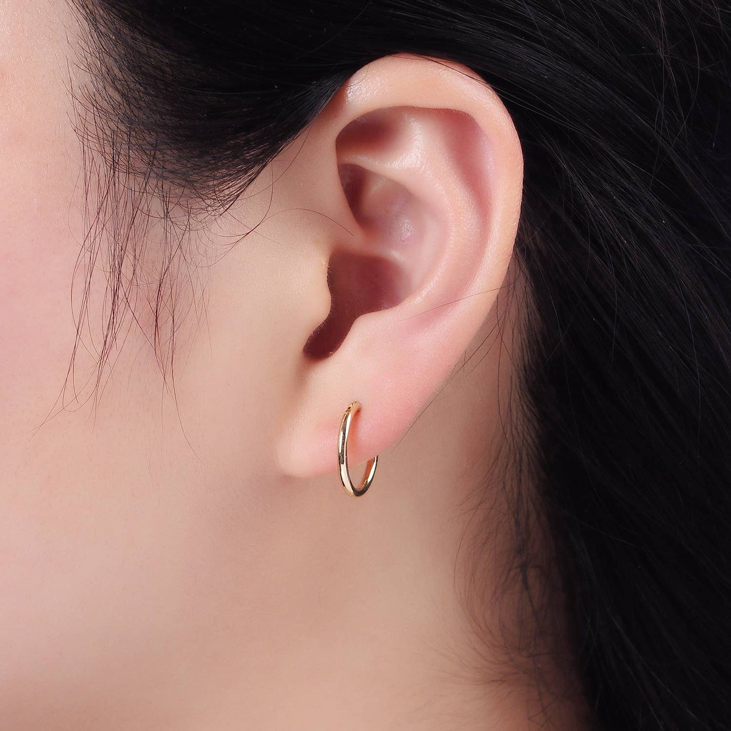 Gold Minimalist Hoop Earring