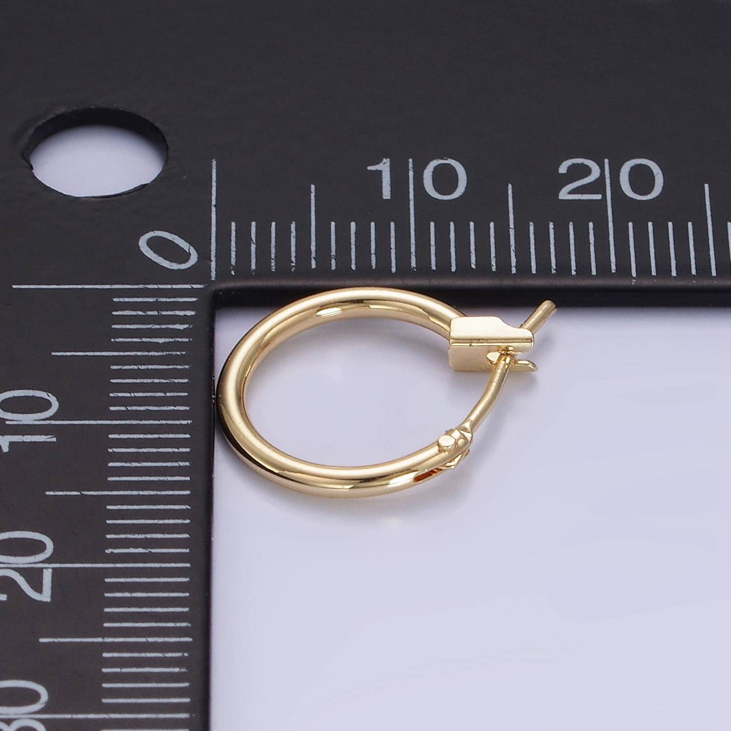 Gold Minimalist Hoop Earring