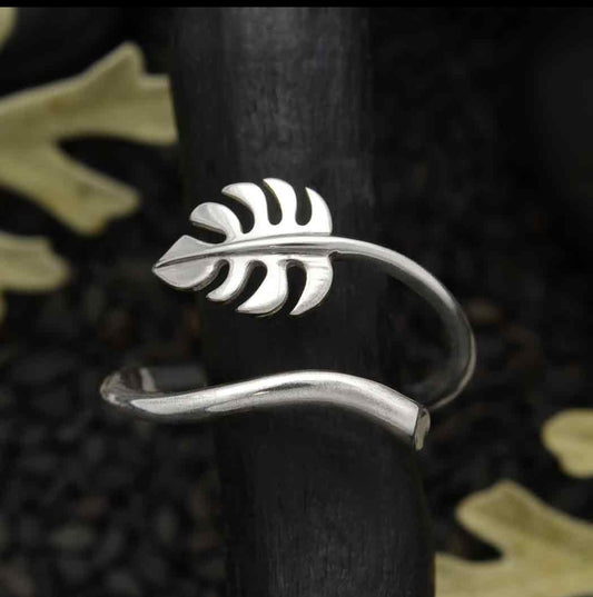 Nina Designs - Adjustable Monstera Leaf Ring
