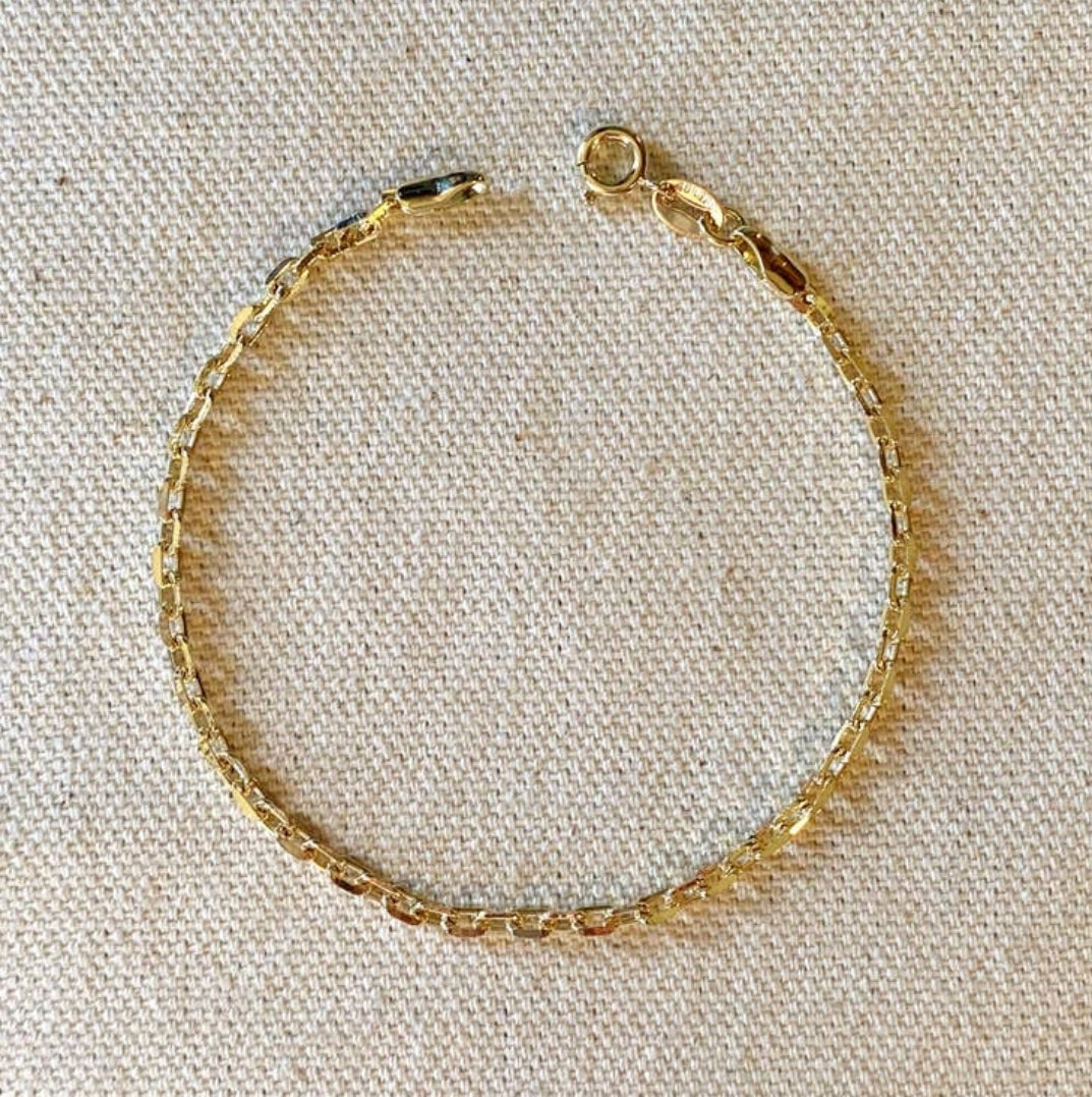 Gold small link facet cut bracelet